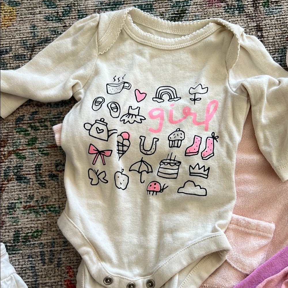 Baby Girl Clothing Set in Pink and White - Picture 6 of 8
